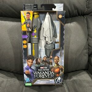 Black Panther; Wakanda forever - Kingsguard FX spear! MOC!